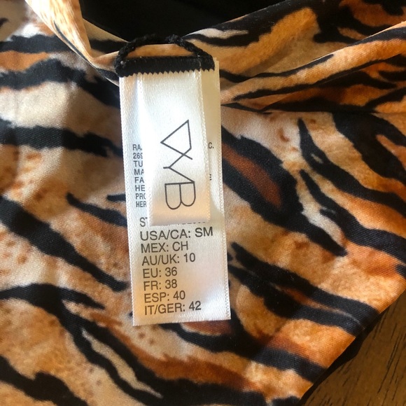 NWOT VYB Tiger Print High Waisted Bottoms - Picture 3 of 4